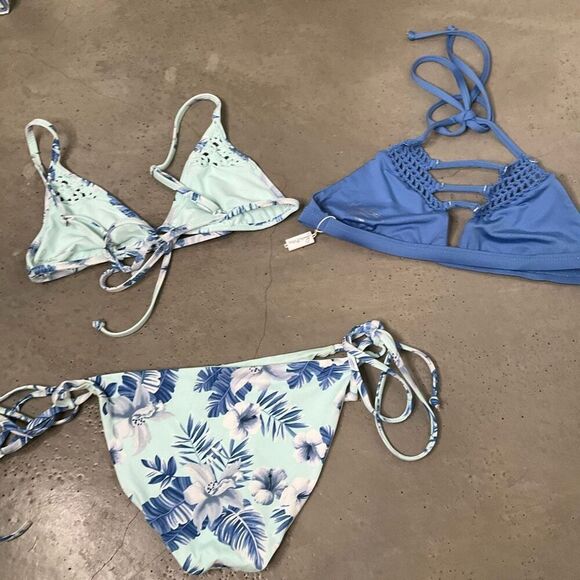 Frankie’s Bikini Set Bundle - Picture 2 of 6